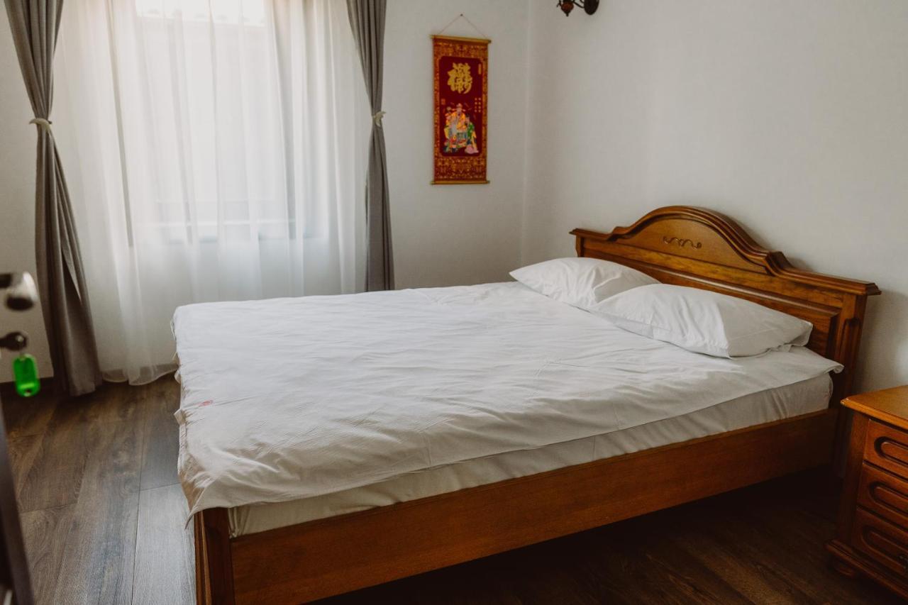Vila Alsace Podu' Cu Lanturi Bacau Luaran gambar