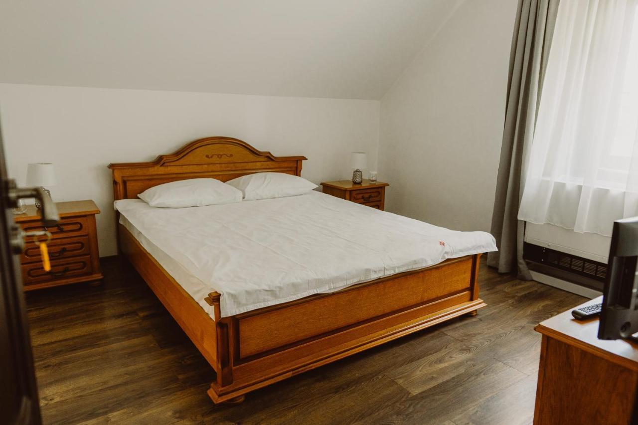 Vila Alsace Podu' Cu Lanturi Bacau Luaran gambar