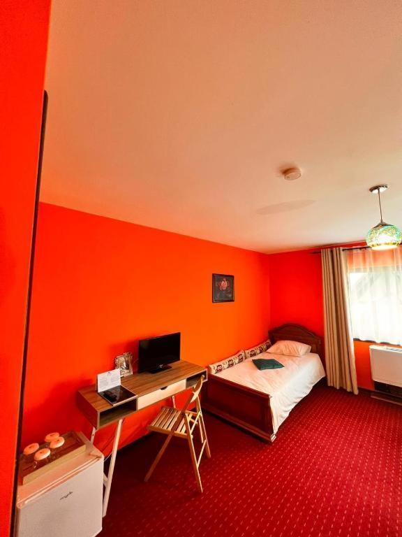 Vila Alsace Podu' Cu Lanturi Bacau Luaran gambar